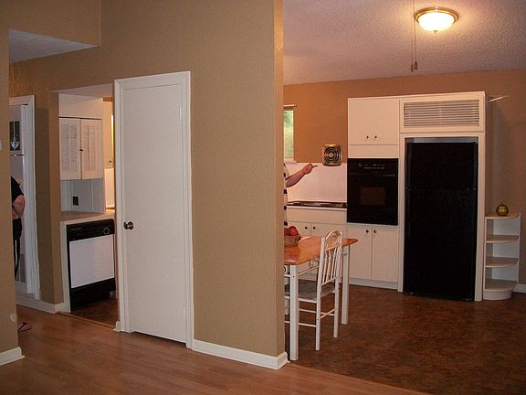 3rd image of 1442 Clinton Dr