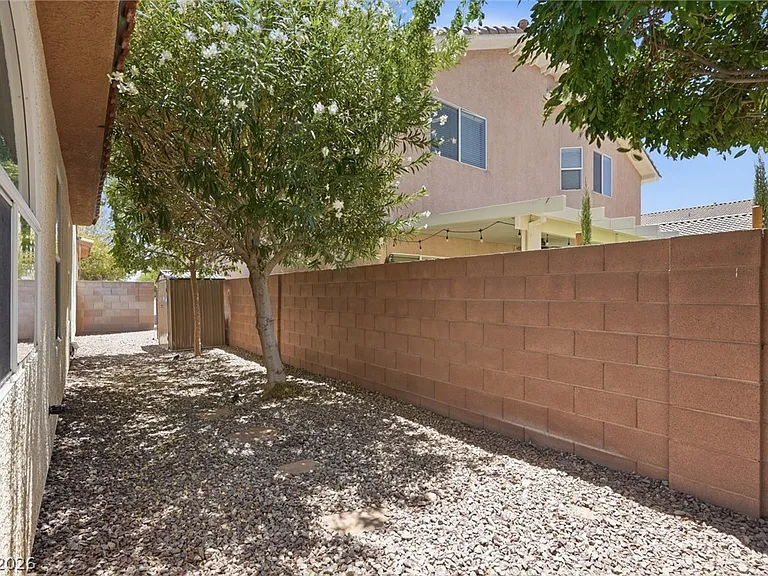 9717 High Alpine St — Photo 39