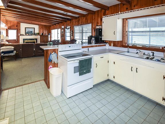 4th image of 192 Papoose Dr