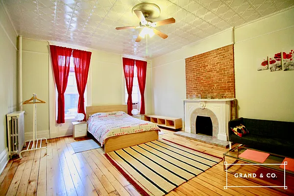 Rented by Grand & Co. | media 12