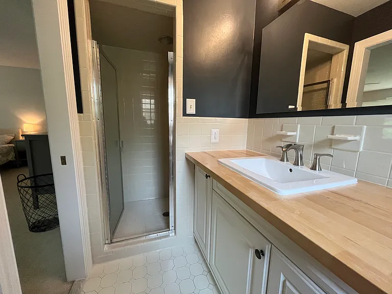 805 Winthrope Dr — Photo 12
