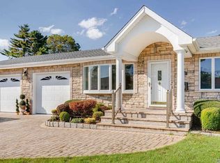 149 Myers Ave, Hicksville, NY 11801