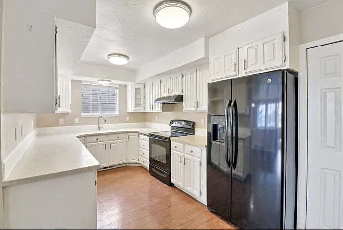 5 bed, 3.0 bath, 2764 sqft, $2,500 — Photo 3