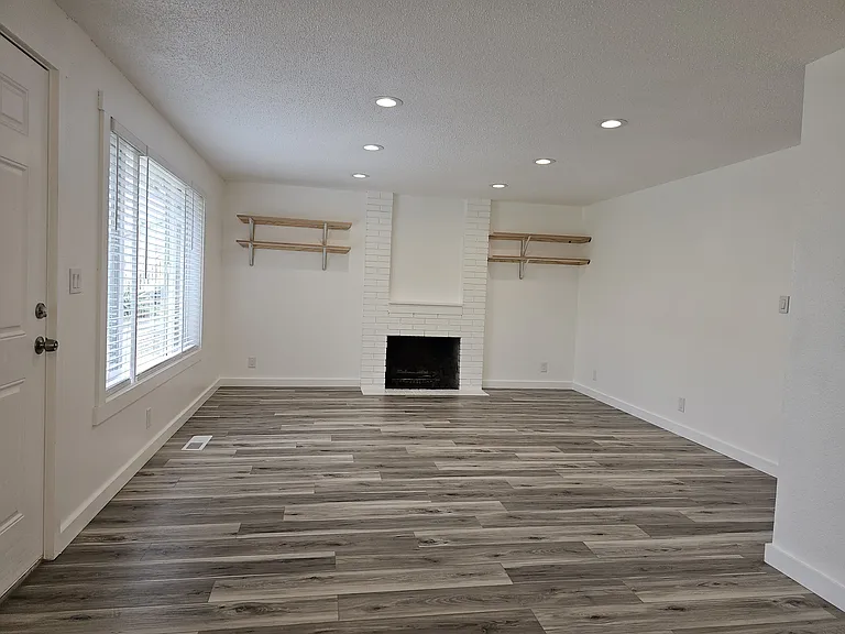 3365 River Rd N — Photo 13