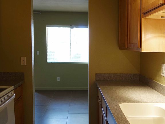 Kitchen - dining 