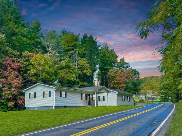 1080 Forest Inn Rd, Palmerton, PA 18071