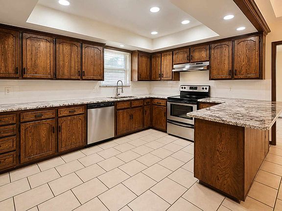 5th image of 10204 Exter Ave