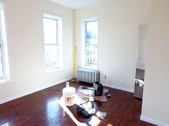 4th image of 631 Saint Johns Pl