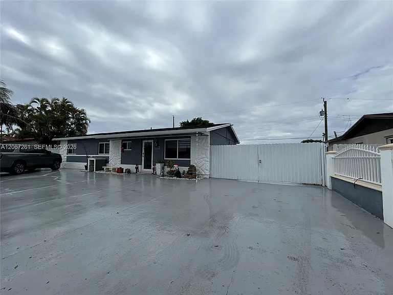 6202 SW 107th Ave — Photo 4