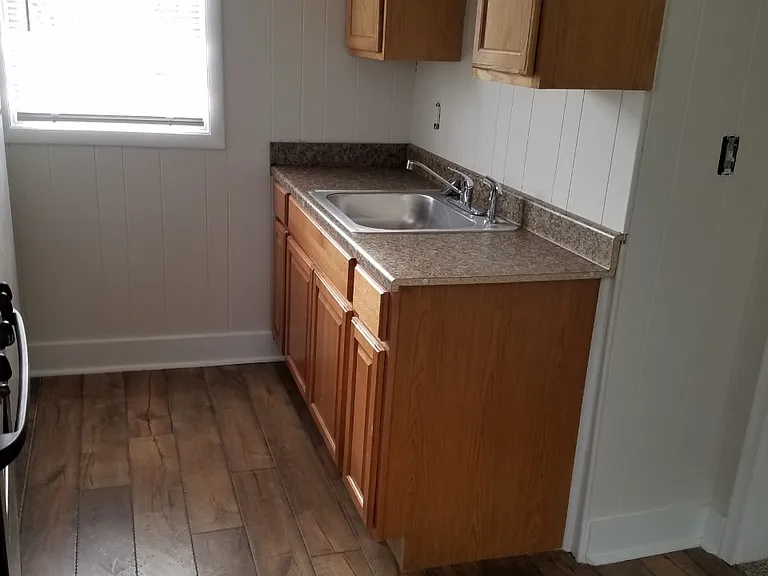 610 E Drayton St — Photo 8