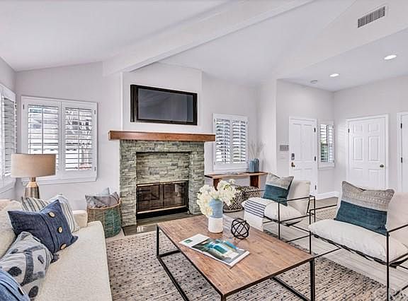 2nd image of 29 Marin Ct