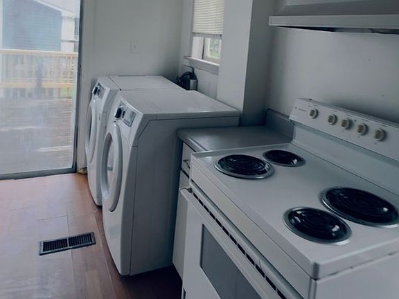 5th image of 314 Sussex St #A