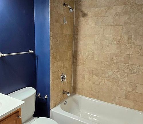 4th image of 2722-2724 Salena St #2722