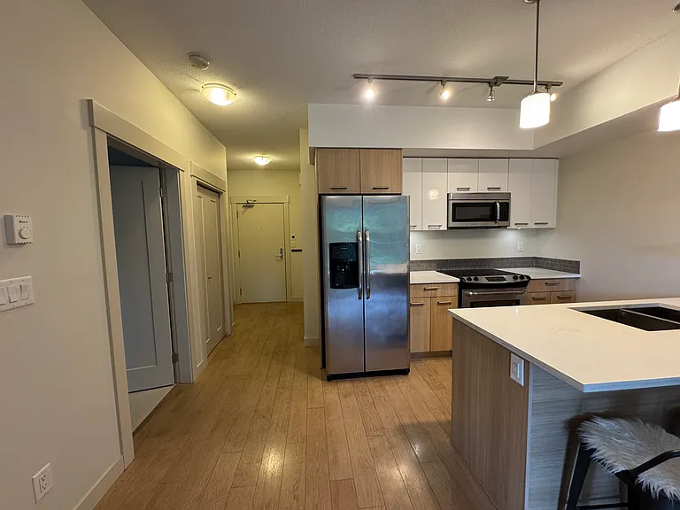 2214 Kelly Ave #308 — Photo 2