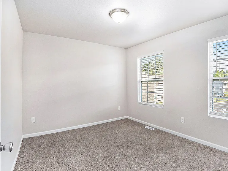 1048 Broken Ridge Dr — Photo 13