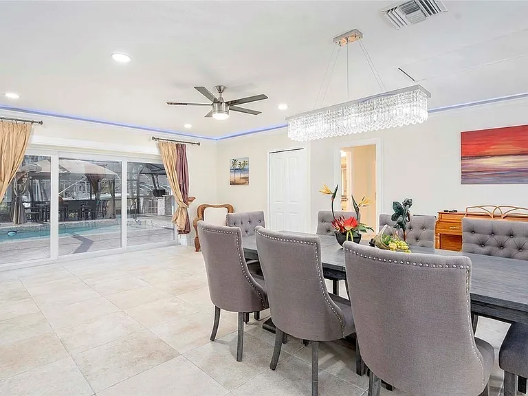5208 SW 8th Ct — Photo 17