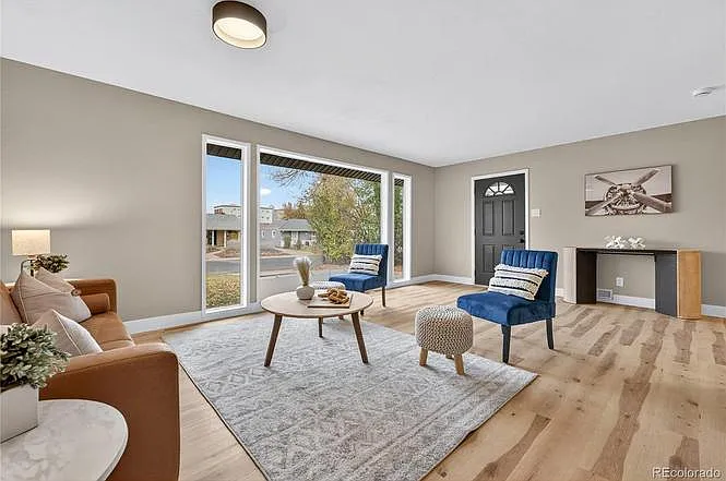 3 bed, 1.5 bath, 1160 sqft, $2,700 — Photo 3