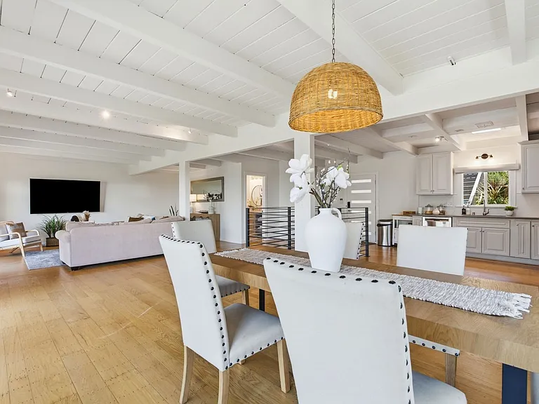 2323 Mastlands Dr — Photo 8