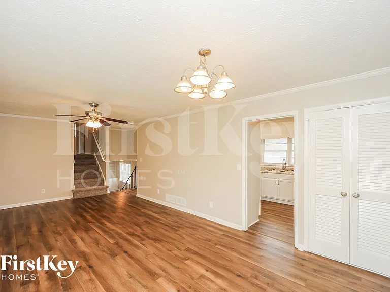 347 Judy Dr — Photo 4