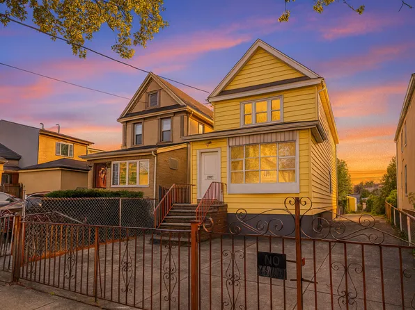 2215 West 6th Street image 2 of 28