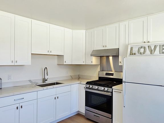 3rd image of 1154 Orchard Ave #1154