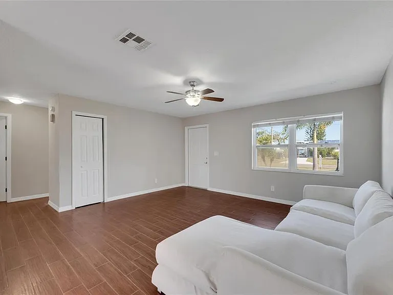 412 Flamingo Dr — Photo 10