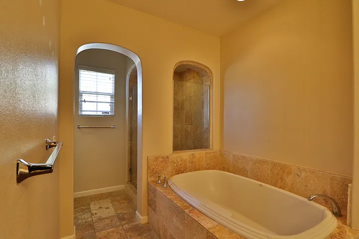 2300 Magnolia Bridge Dr — Photo 12