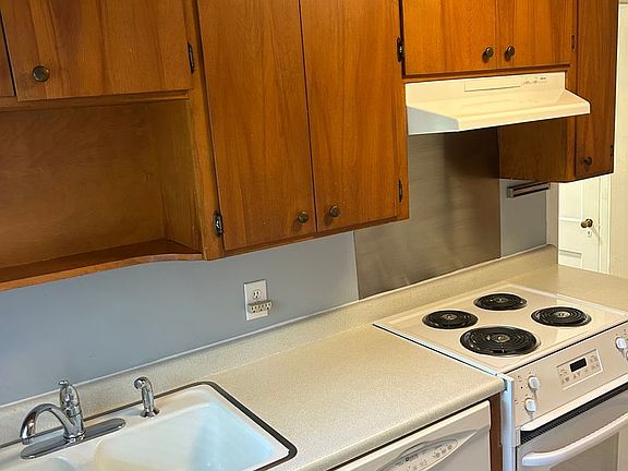 4th image of 600 University Rdg Unit 43