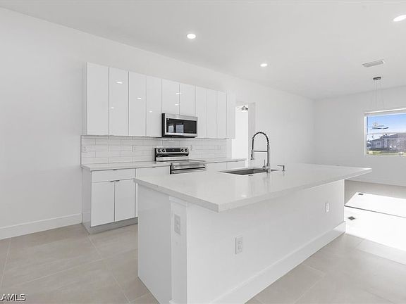 5th image of 2918 NW 25th St