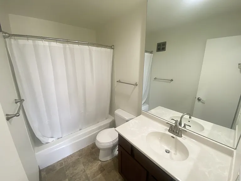 Lexington Hills Apartments — Photo 79