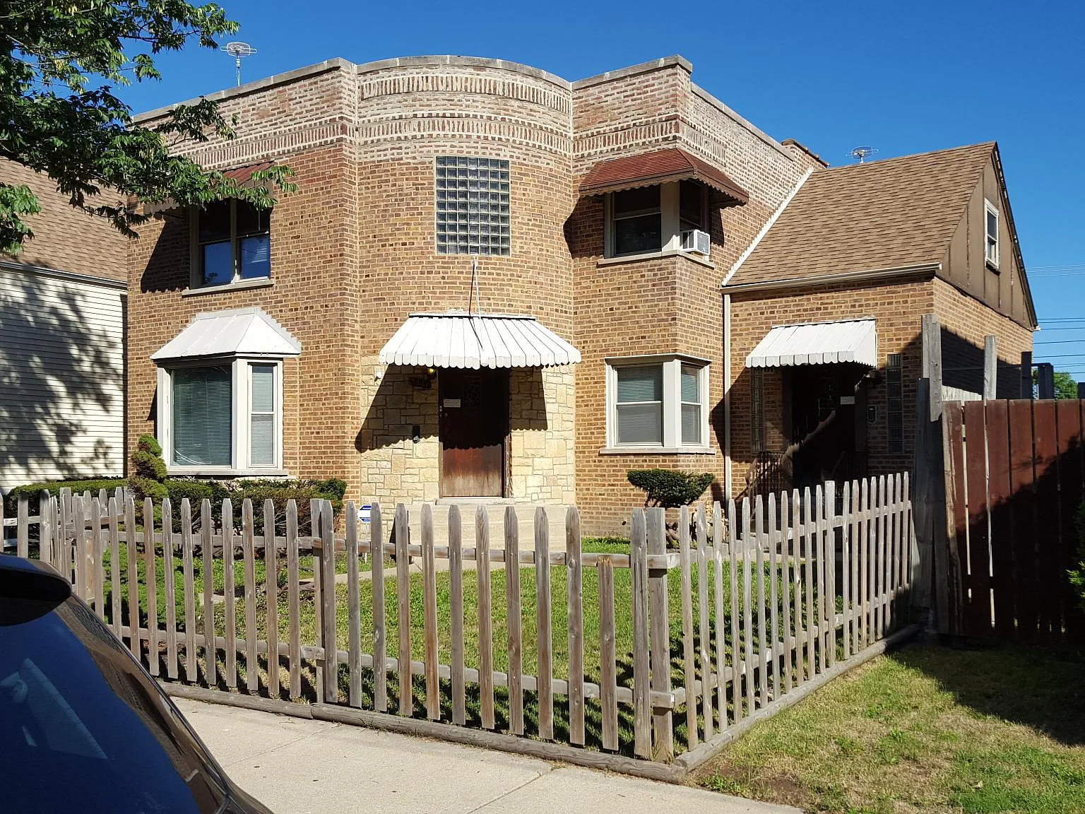 2 bed, 1300 sqft, $2,500 — Photo 2