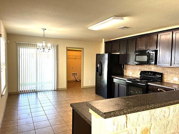 3rd image of 777 Great Oaks Dr