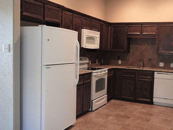 4th image of 4504 Passion Flower Blvd APT B