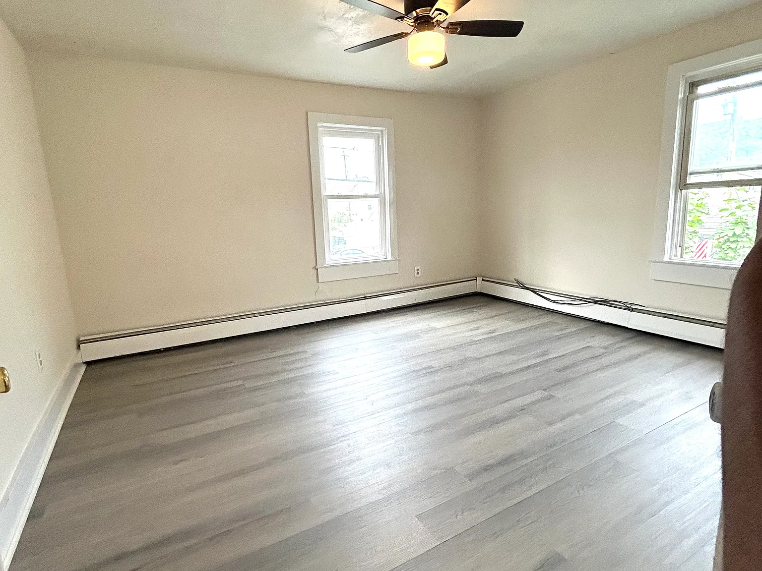 3 bed, 1400 sqft, $1,300 — Photo 4