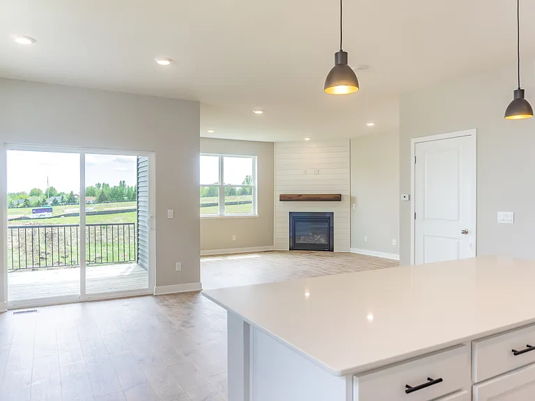 717 Winterberry Ln — Photo 16