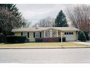 1213 Oakwood Dr photo 1