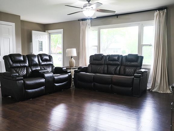 3rd image of 207 Hartway Ct