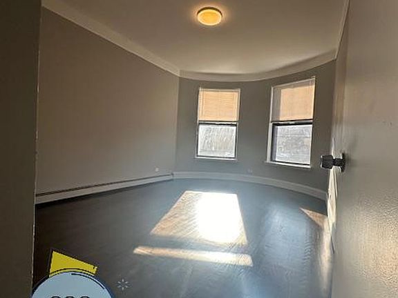 3rd image of 5850-58 S King Dr W #5856-3