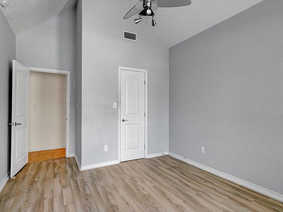 3rd image of 12755 Balsa Ln