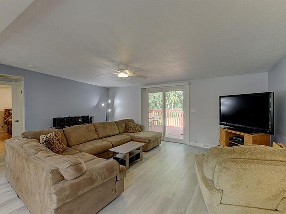 4th image of 7201 Lindberg Ave