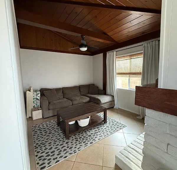 1015 E Citrus Way — Photo 6