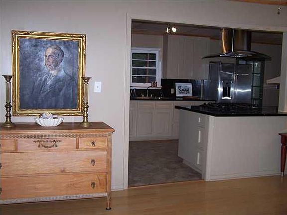 3rd image of 109 Acadian Dr