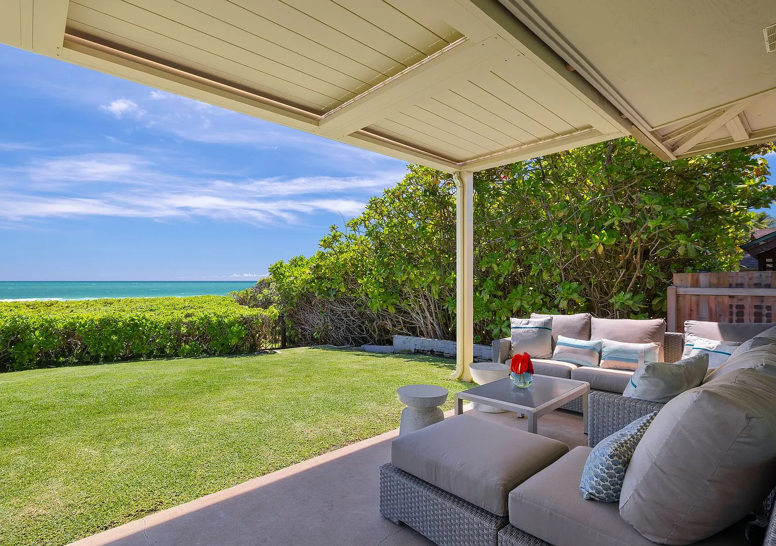 Spectacular Newly Updated Beachfront 3 Bedroom + Bonus Room, 3 Bathroom Home with Spa — Photo 3