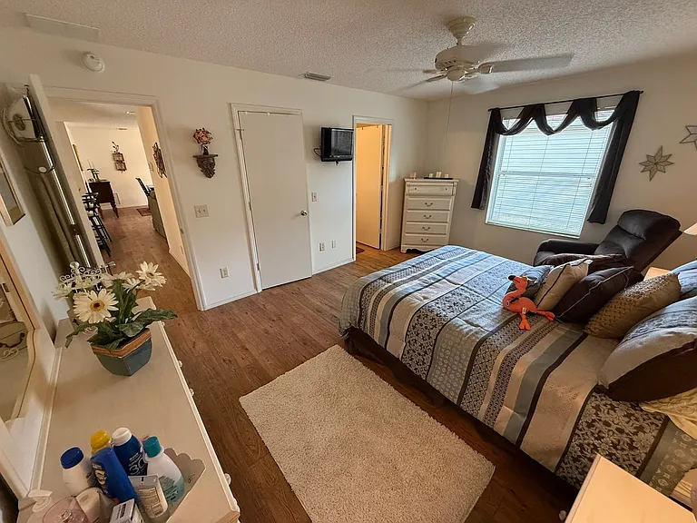 1725 Simpsonville Ln — Photo 15