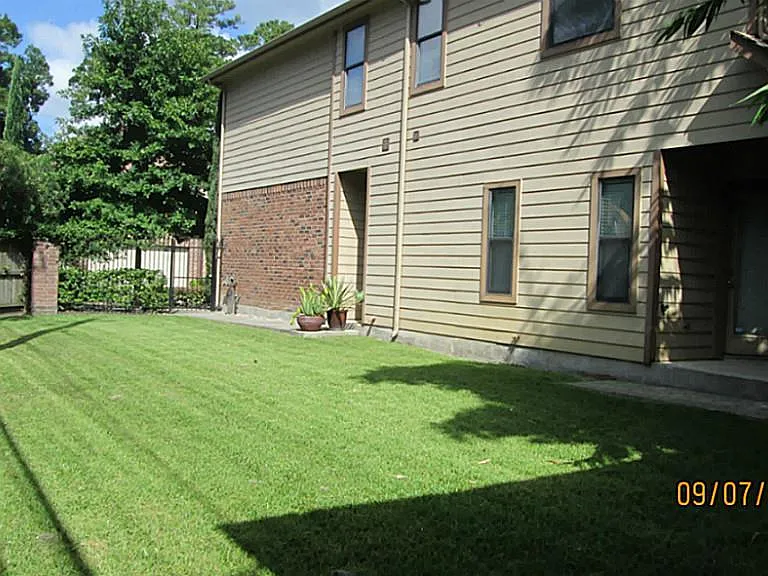 5202 Brinkman Ct — Photo 3