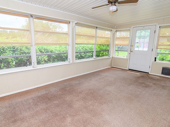 5th image of 26283 Redwood Rd
