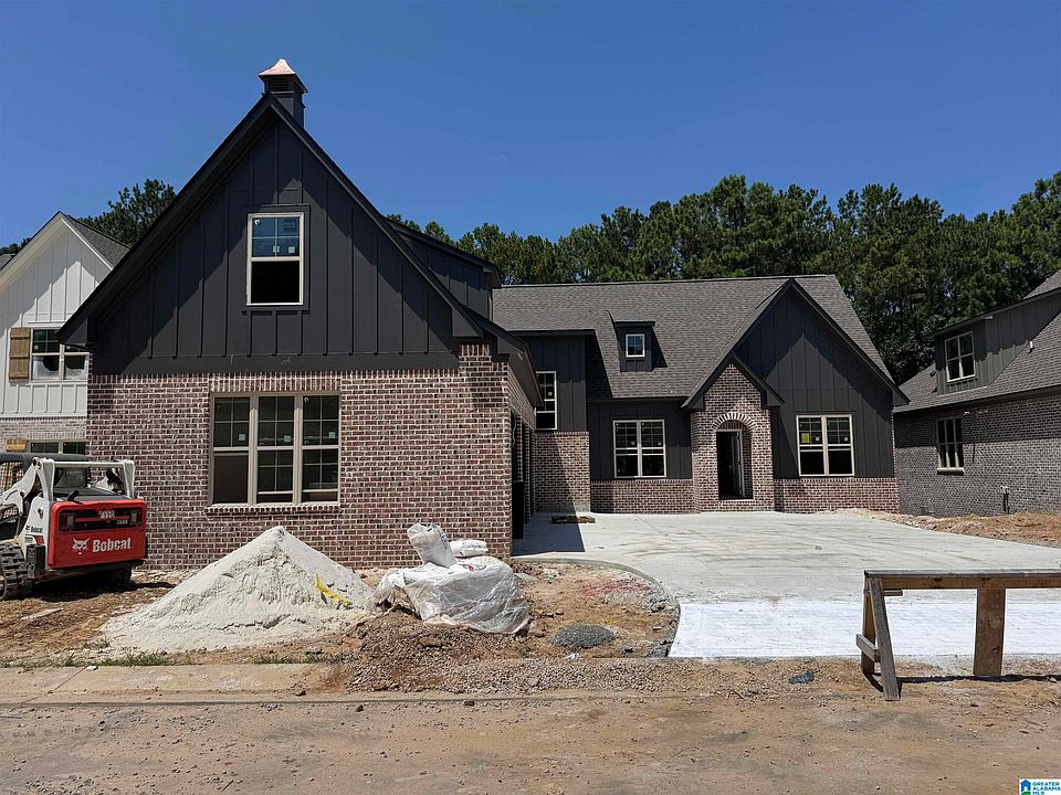 1st image of 138 Glengerry Dr