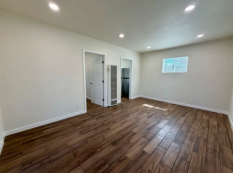1 bed, 728 sqft, $2,200 — Photo 2