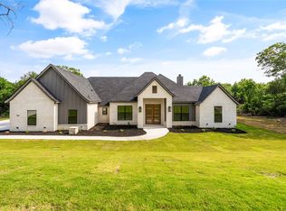 1028 Twin Creeks Dr, Weatherford, TX 76088