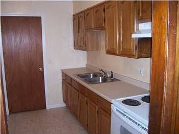 2nd image of 1258 Lake Dr #31